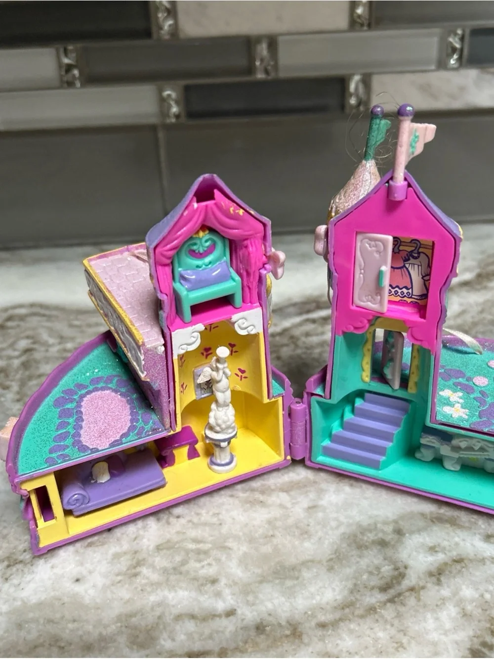 1995 Trendmasters Starcastle Pink Purple No Figure Open Toy House minature doll